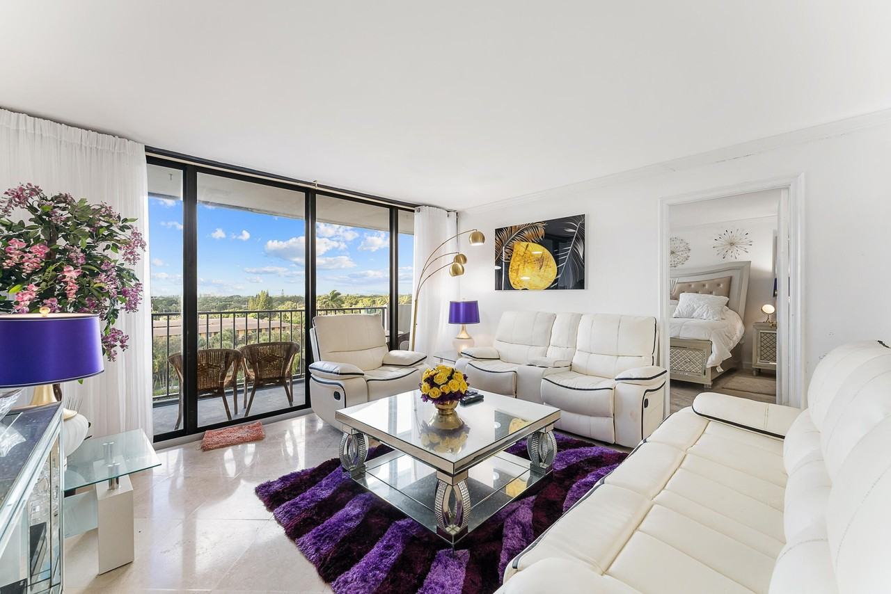 5600 N Flagler Dr Apt 605 - Photo 2 of 25