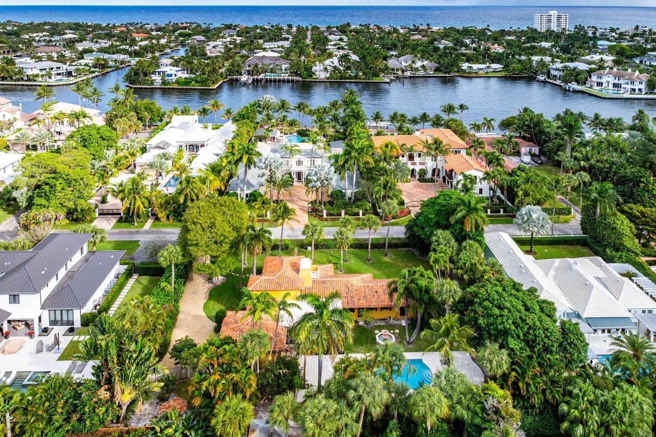 334 Palm Trl - Photo 2 of 35