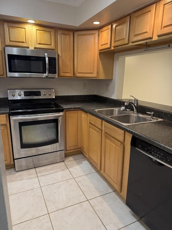 9374 Sw 3rd St Apt 718