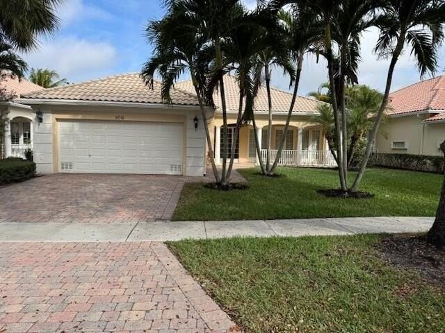 8019 Inagua Ln