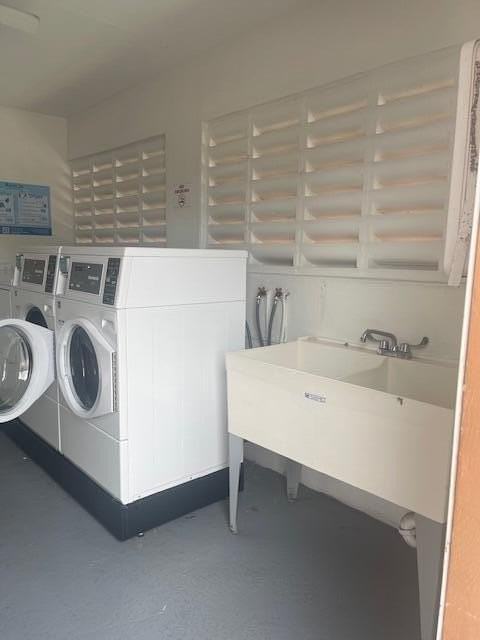 2727 Dudley Dr W Apt E - Photo 3 of 19