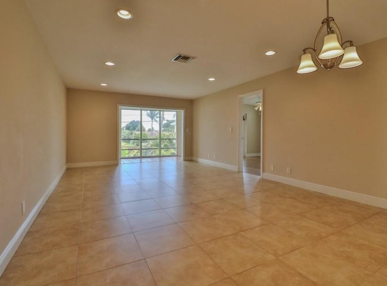 118 Yacht Club Dr Apt 7 - Photo 6 of 19