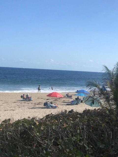 7 Bel Air Dr - Photo 4 of 19