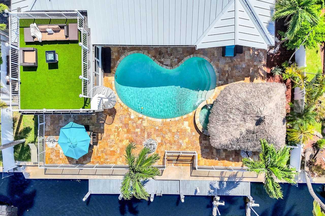 785 Ne 71st St - Photo 7 of 50