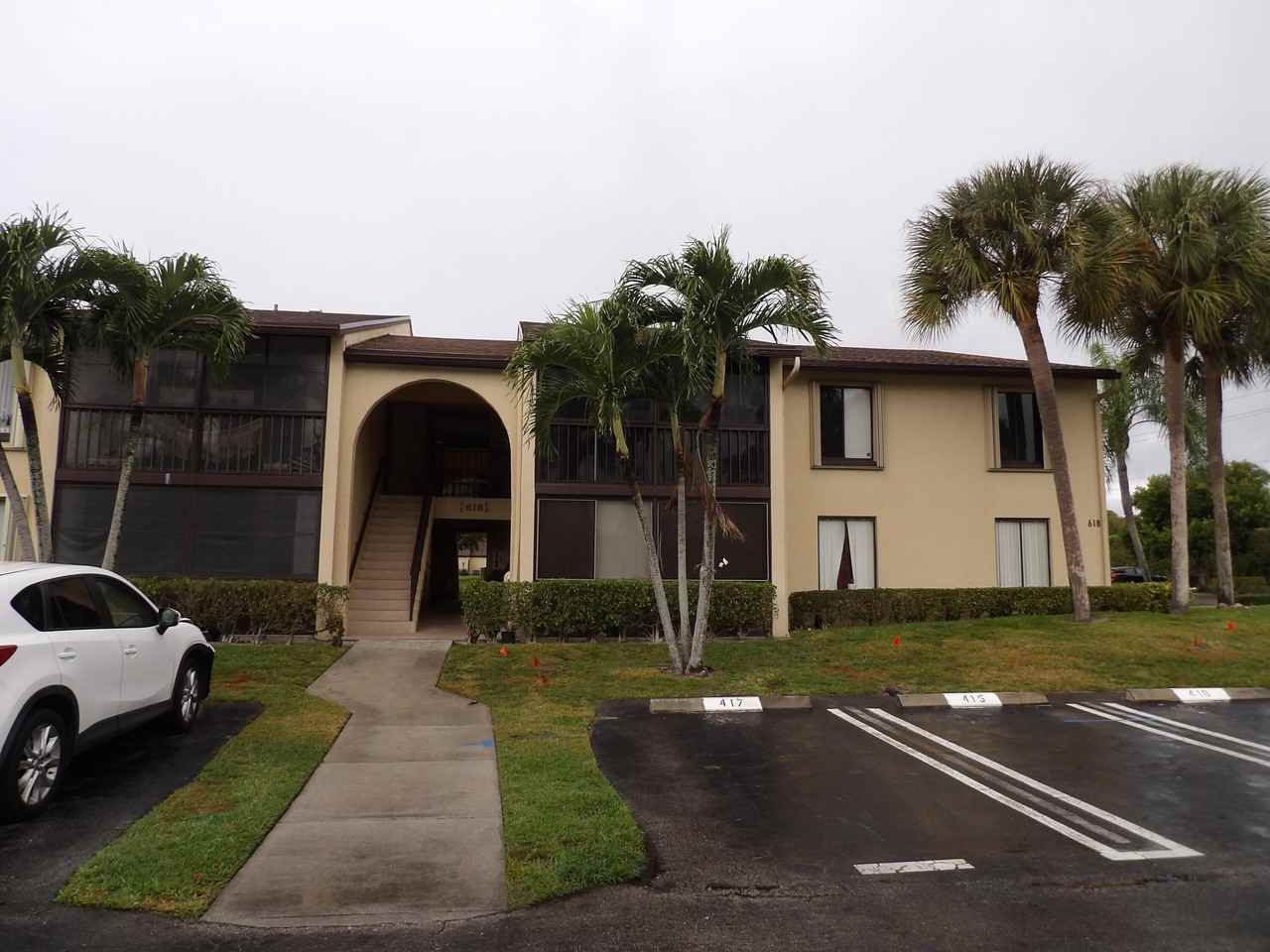 618 Sea Pine Way #E1 - Photo 3 of 36