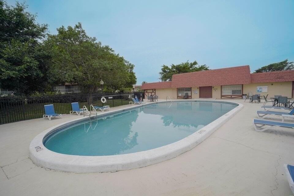 9272 Sw 3rd St Apt 411 - Photo 5 of 15