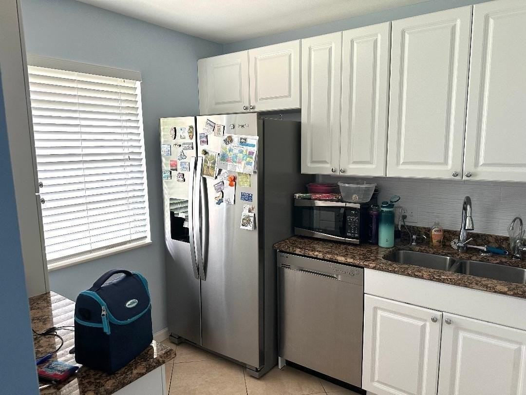 234 Lake Meryl Dr - Photo 3 of 16