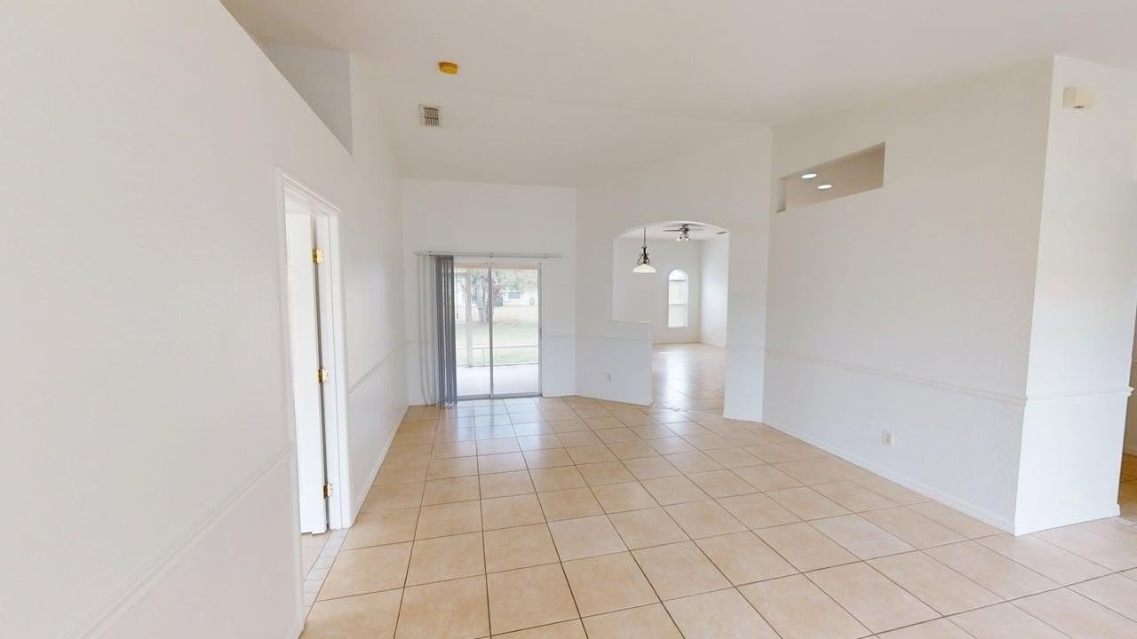 442 Sw Baoy Ave - Photo 6 of 50