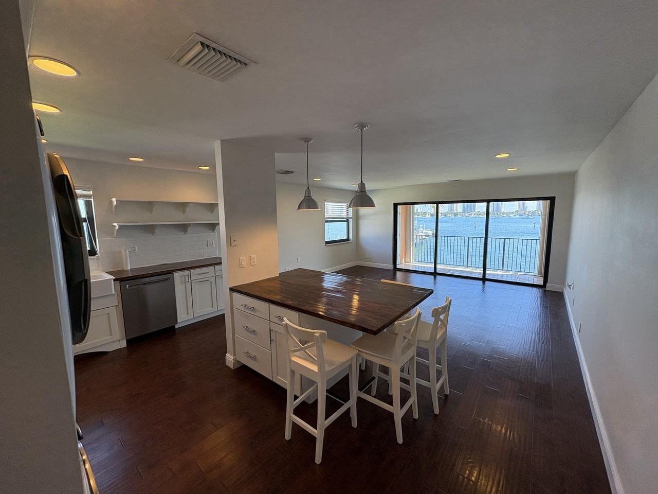 360 Wilma Cir Apt 5 - Photo 5 of 16