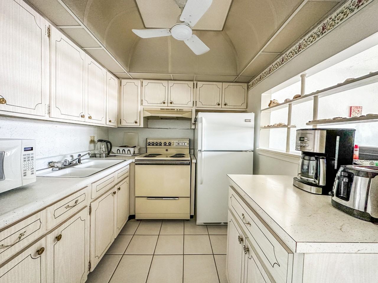 3280 Lake Osborne Dr Apt 207 - Photo 6 of 15