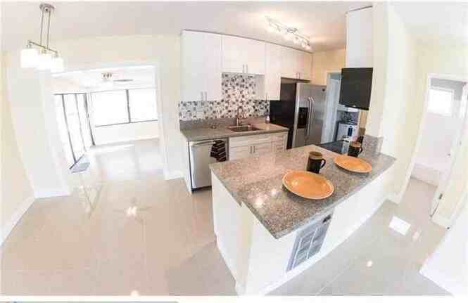 4108 Sw 21st St - Photo 2 of 7