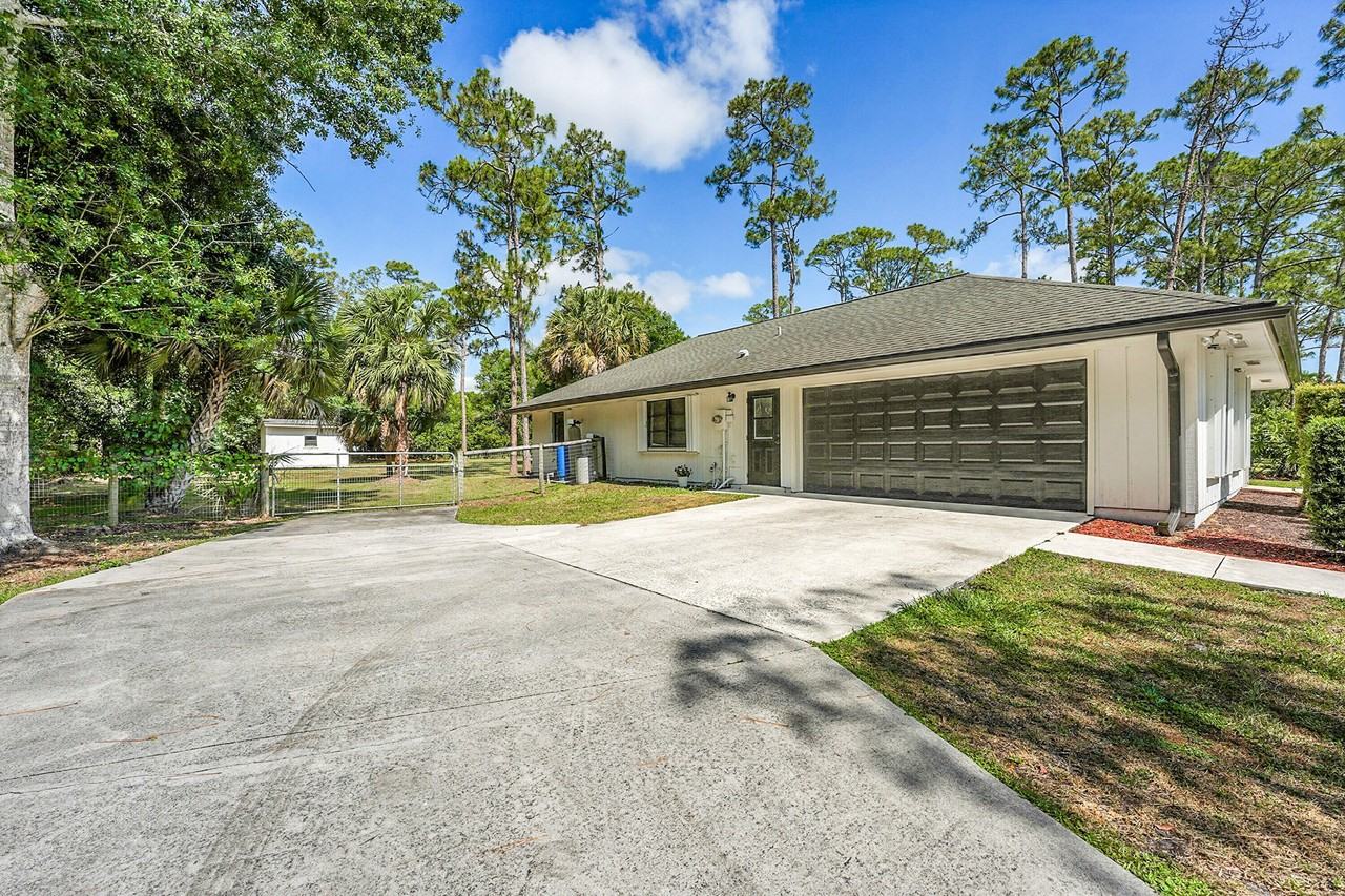 17717 Bridle Ln - Photo 4 of 36