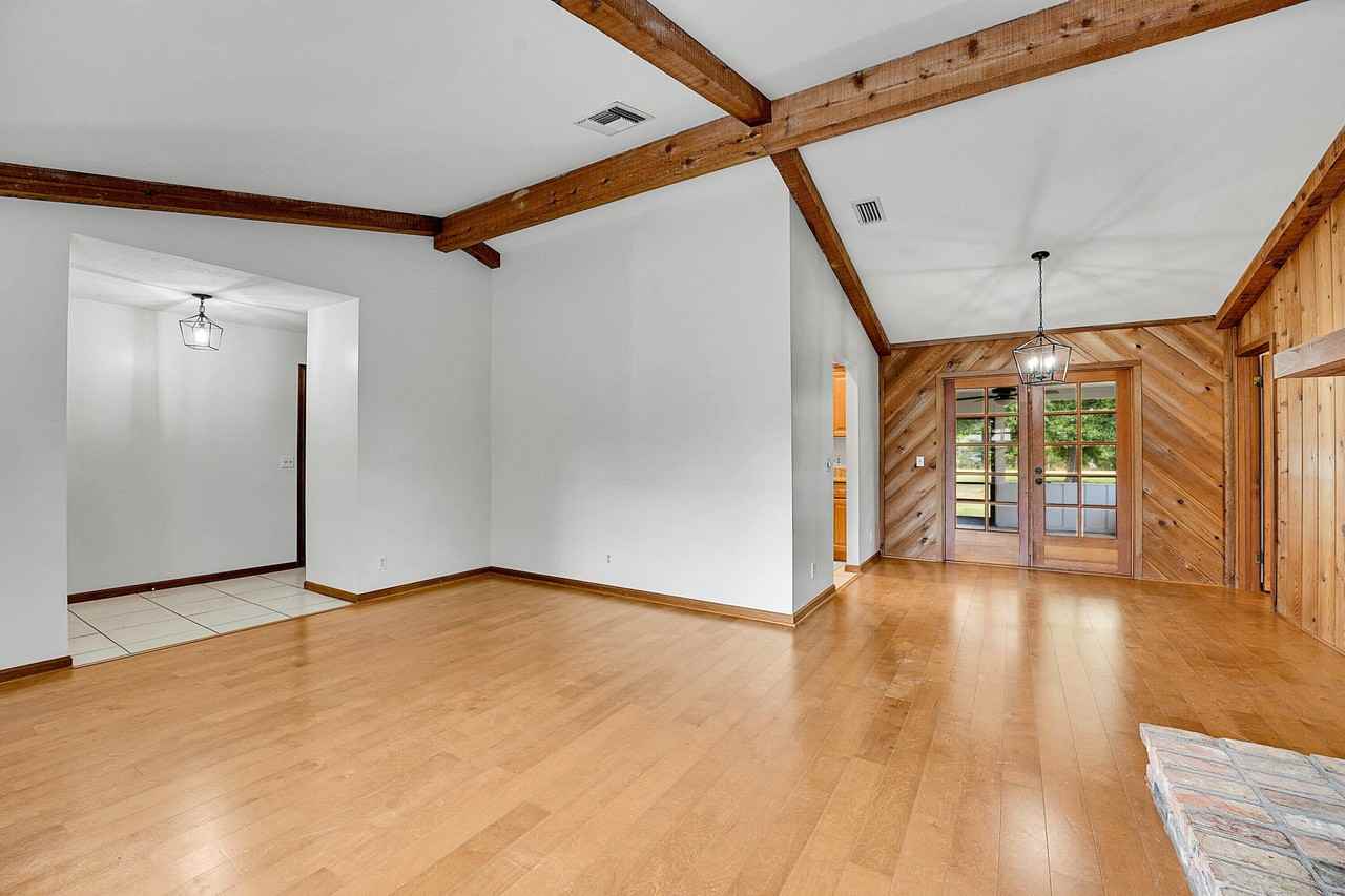 17717 Bridle Ln - Photo 7 of 36