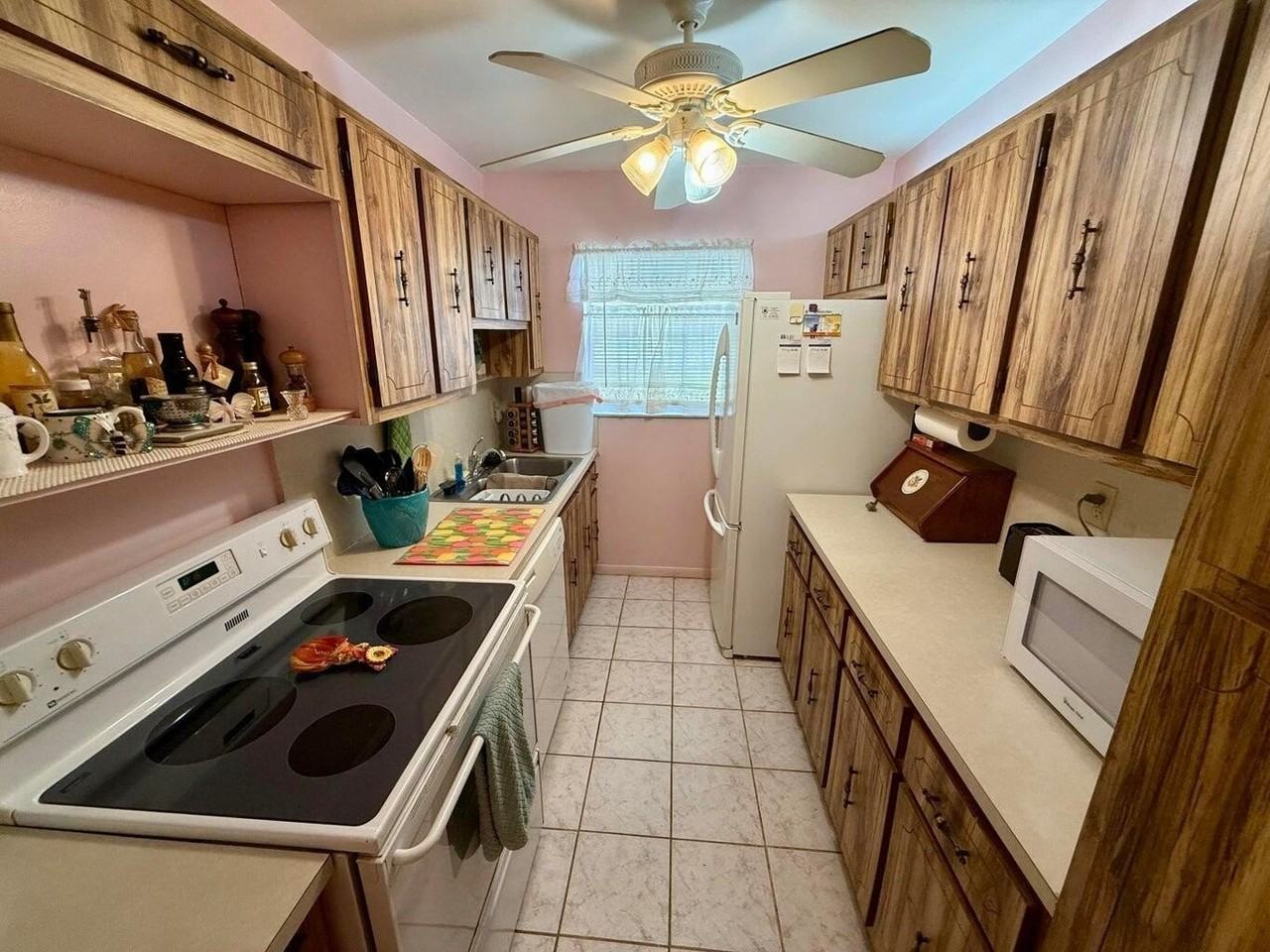 5170 Nw 3rd Ct Apt C - Photo 7 of 25