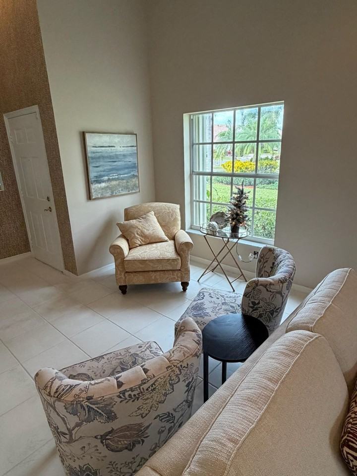 9391 Bridgeport Dr - Photo 6 of 35