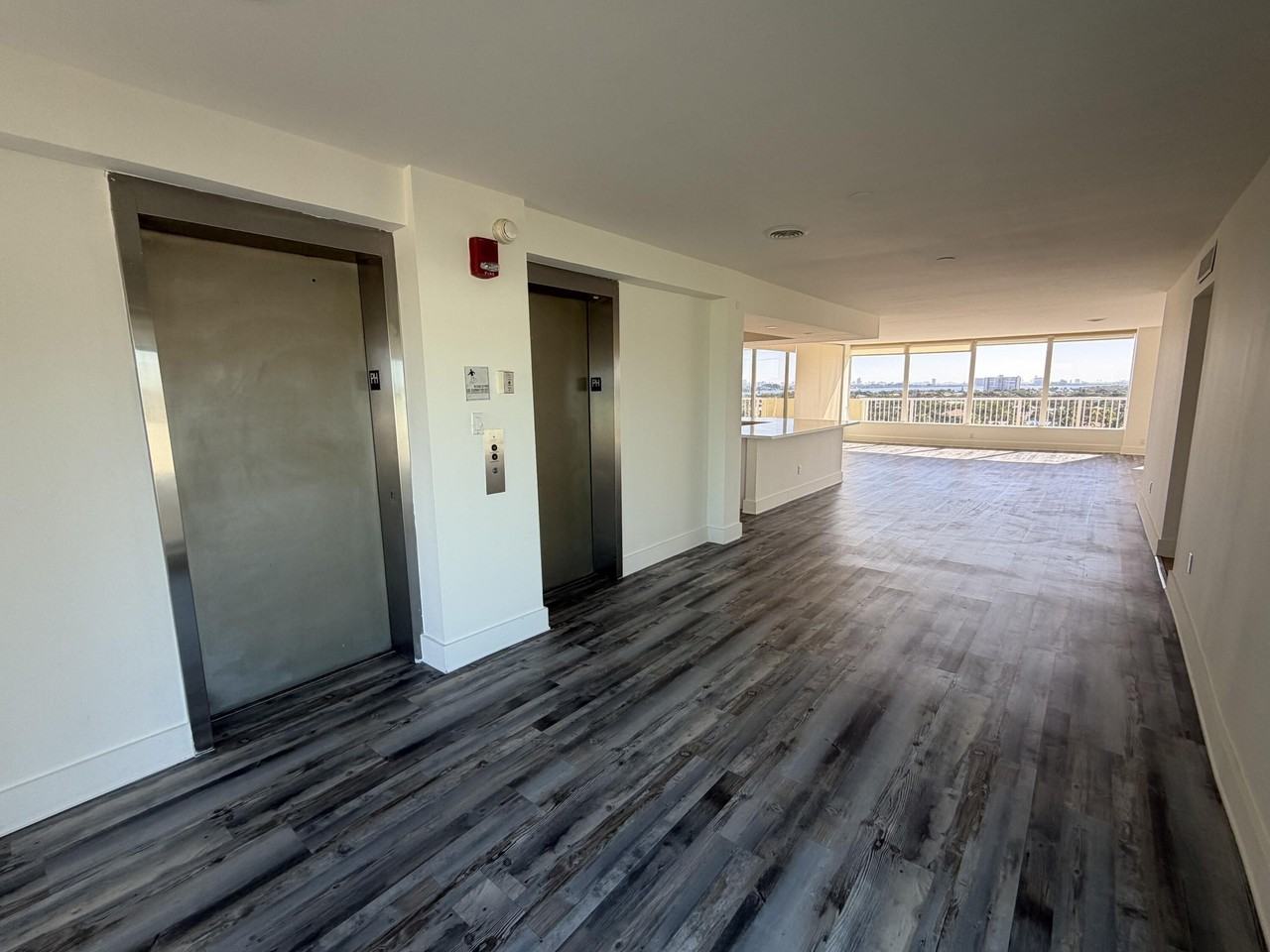 2000 Ne 135th St Unit Ph - Photo 2 of 26