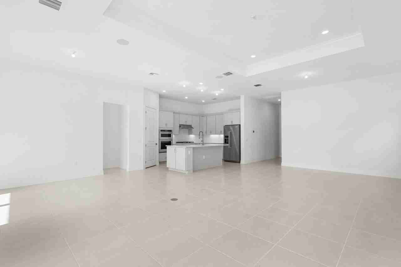 10717 Northbrook Cir - Photo 7 of 23
