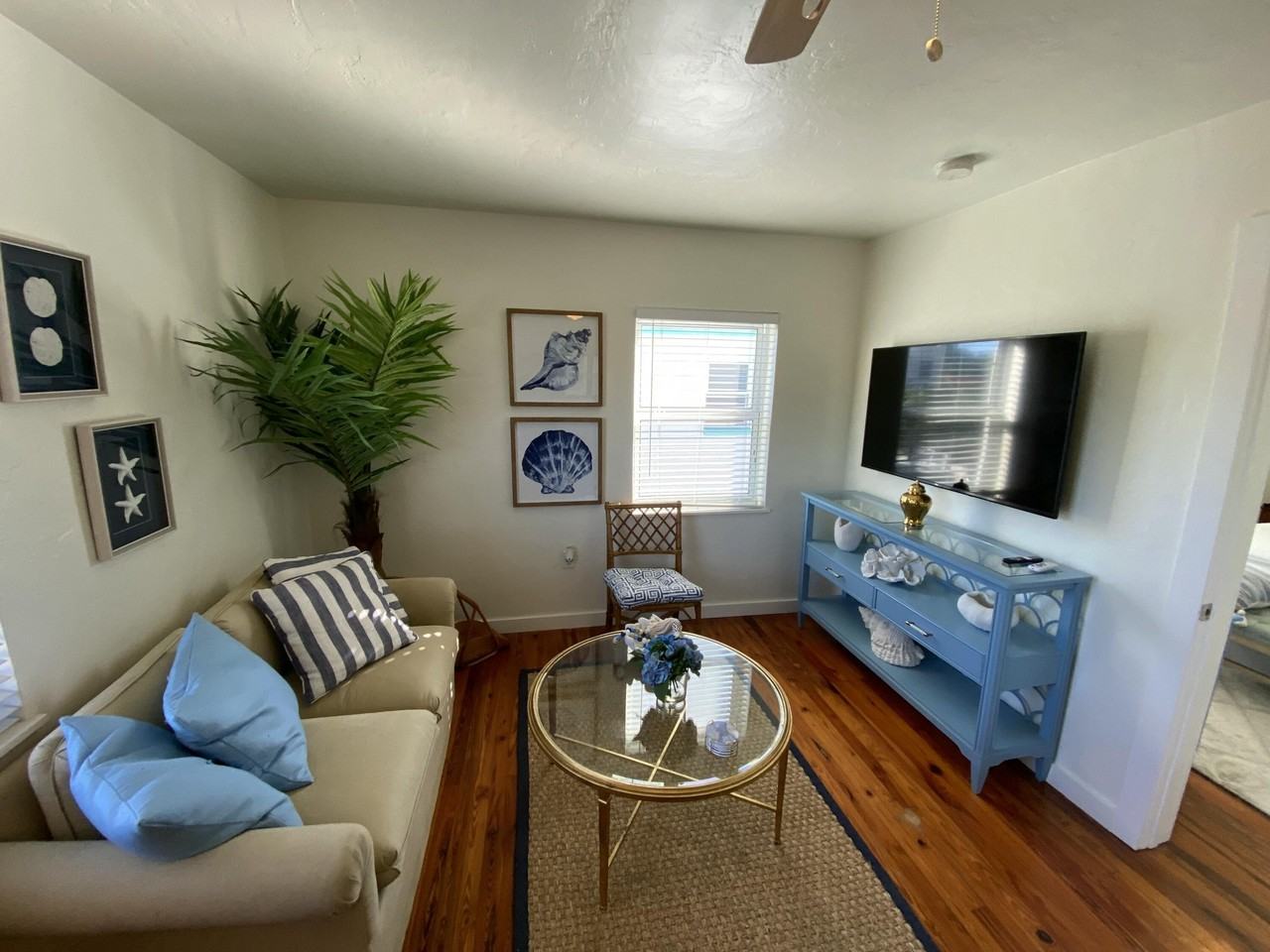 717 2nd Ave S Apt 7 - Photo 3 of 21