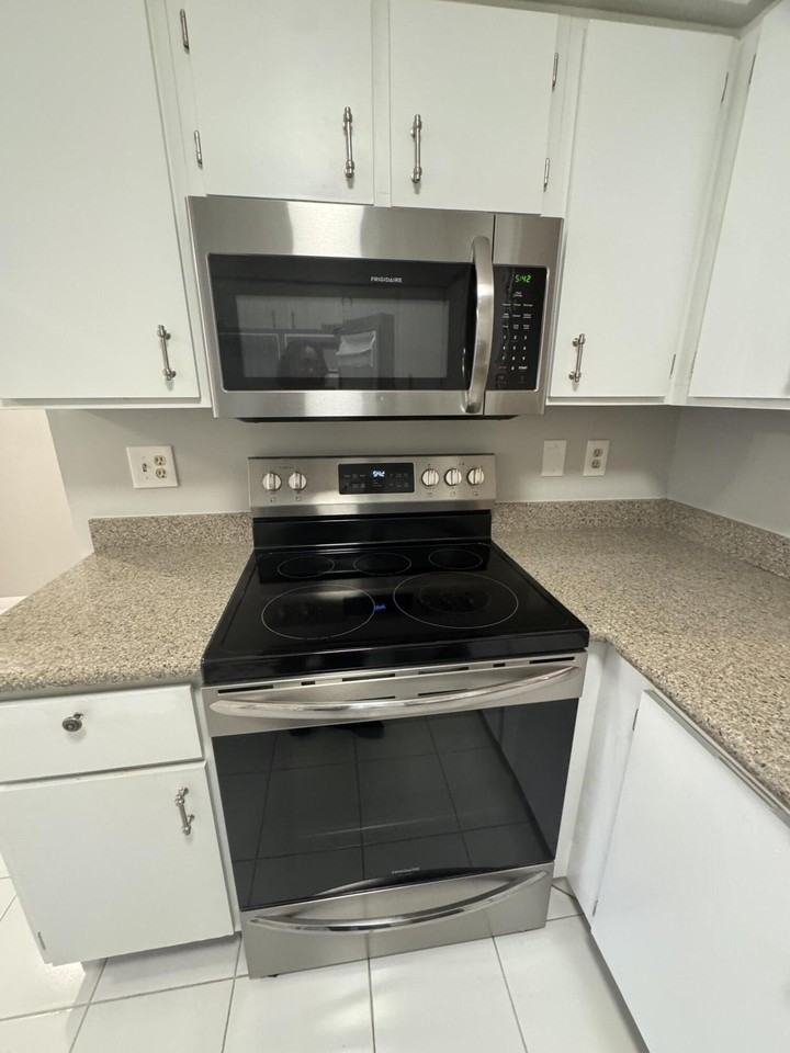 7281 Amberly Ln Apt 206 - Photo 7 of 50