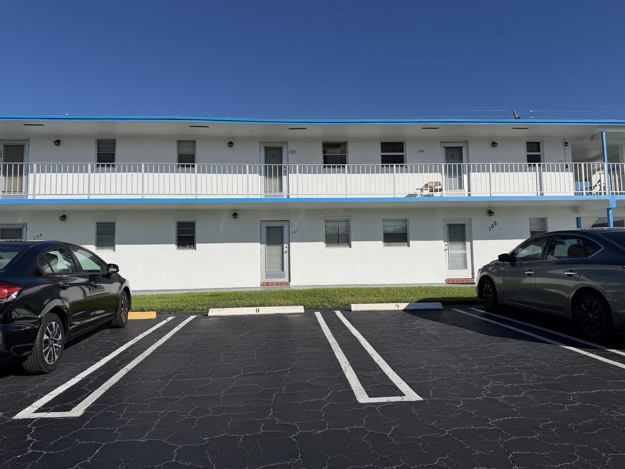 1113 Lake Ter Apt 205