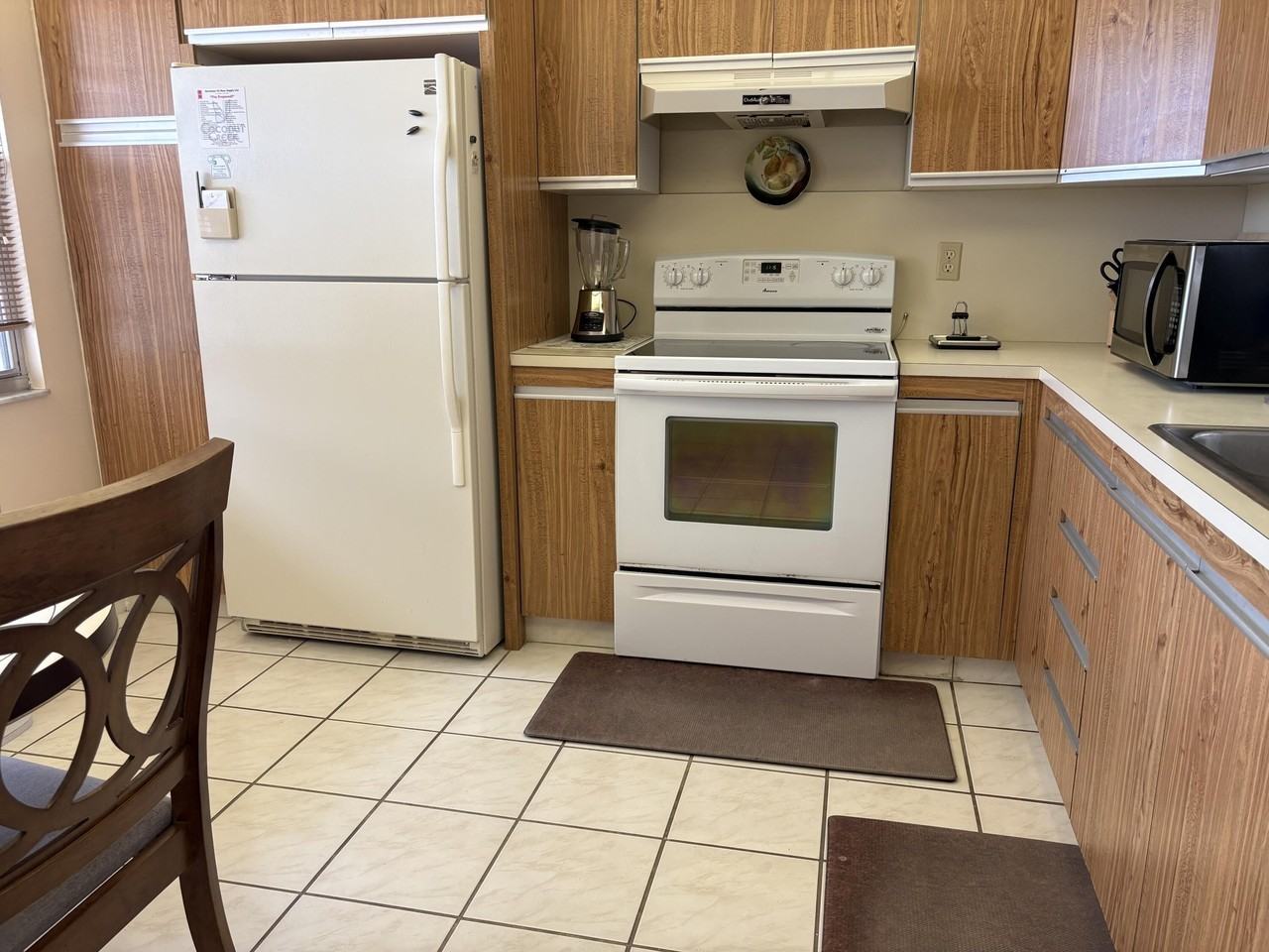 2202 Lucaya Bnd Apt G4 - Photo 2 of 22