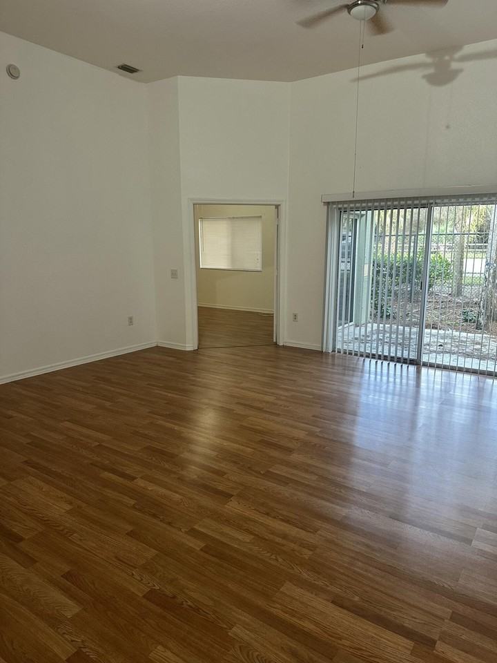 220 Crestwood Cir Apt 106 - Photo 2 of 21