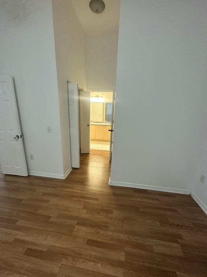 220 Crestwood Cir Apt 106 - Photo 5 of 21