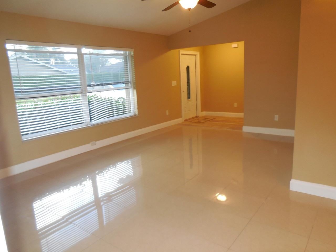 1681 Wyndcliff Dr - Photo 5 of 9