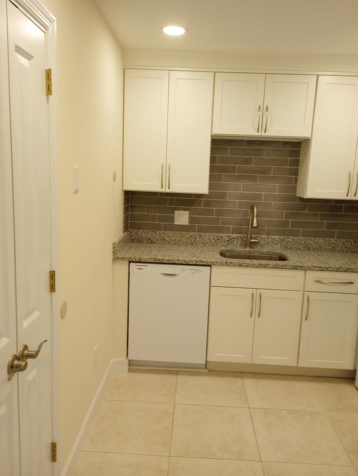 950 S Kanner Hwy Apt A21 - Photo 4 of 24