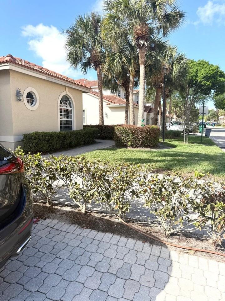 9209 Wentworth Ln - Photo 2 of 18