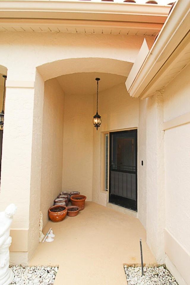 886 Windermere Way - Photo 4 of 33