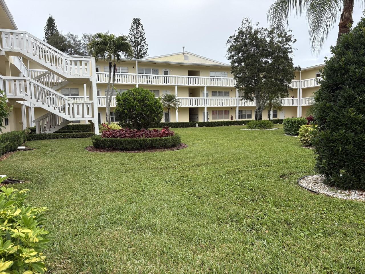 186 Dorset E - Photo 2 of 23