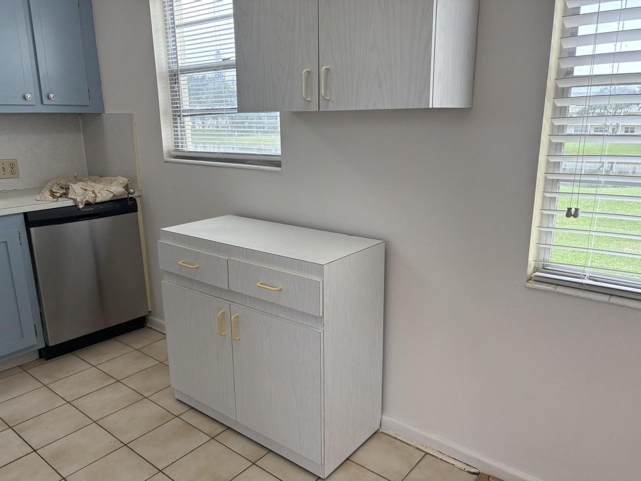 186 Dorset E - Photo 3 of 23