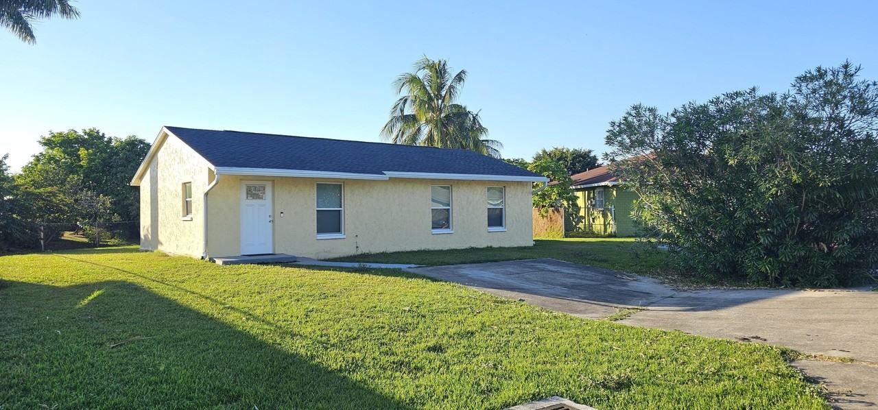 323 Seminole Ct