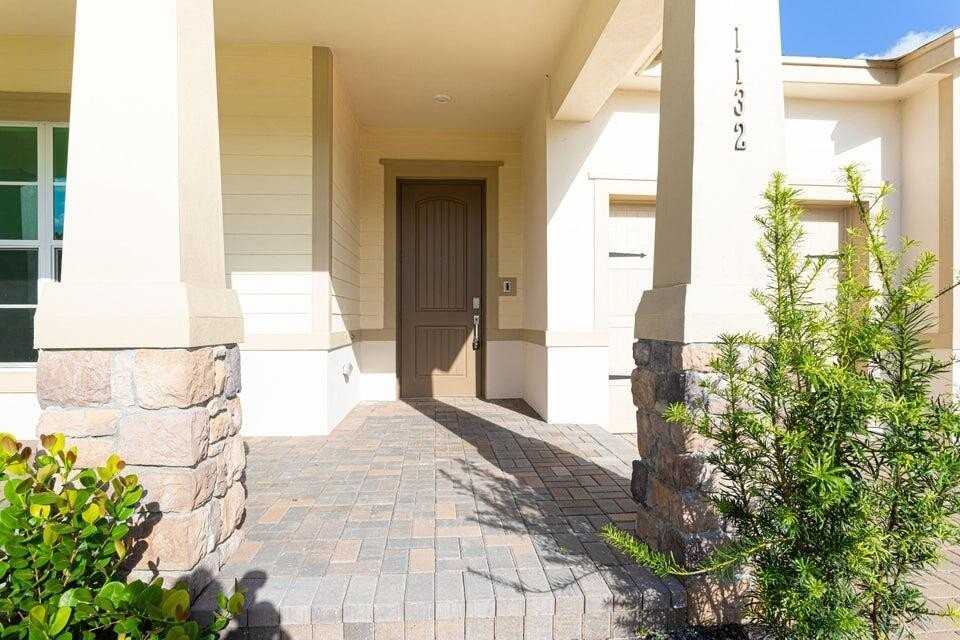 1132 Haywagon Trl - Photo 3 of 38