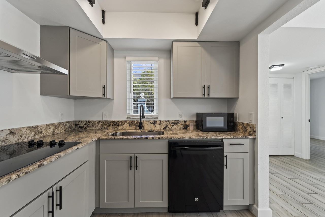 1625 Se Green Acres Cir Unit 102 - Photo 2 of 39