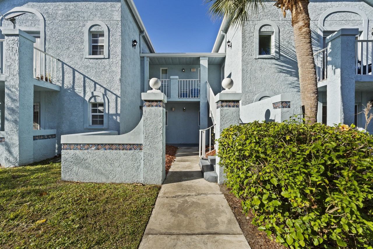 1625 Se Green Acres Cir Unit 102 - Photo 4 of 39