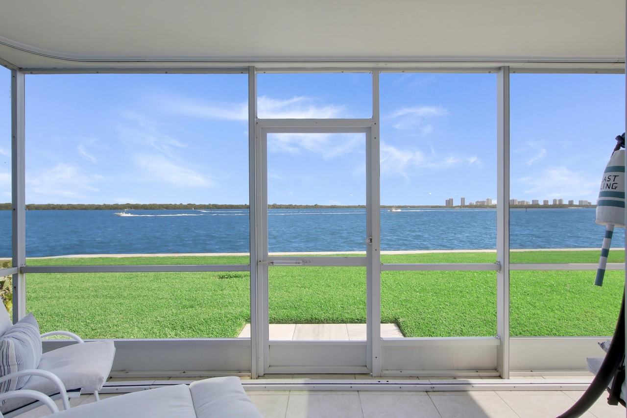 60 Yacht Club Dr Apt 101 - Photo 2 of 20