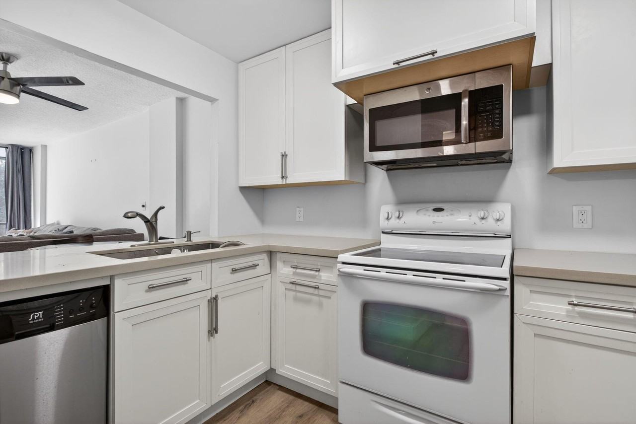 107 Royal Park Dr Apt 1e - Photo 7 of 30