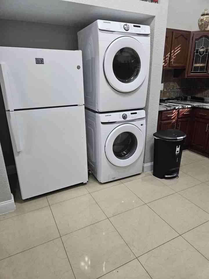 11334 81st Court N unit: Guest Cottage - Photo 6 of 17