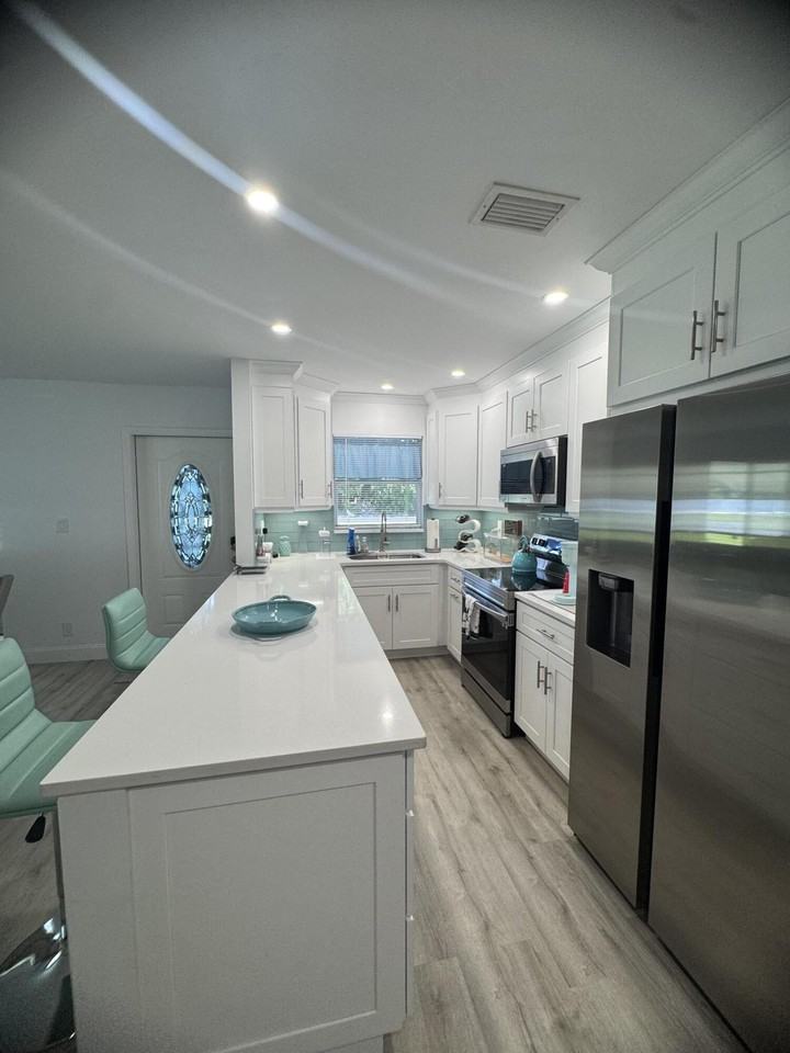 405 High Point Blvd - Photo 2 of 18