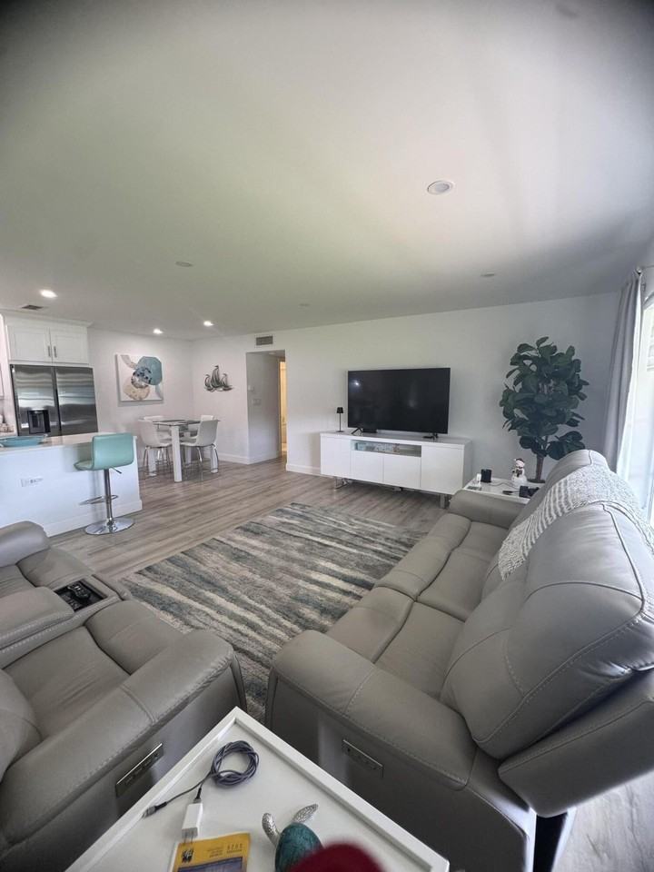 405 High Point Blvd - Photo 6 of 18