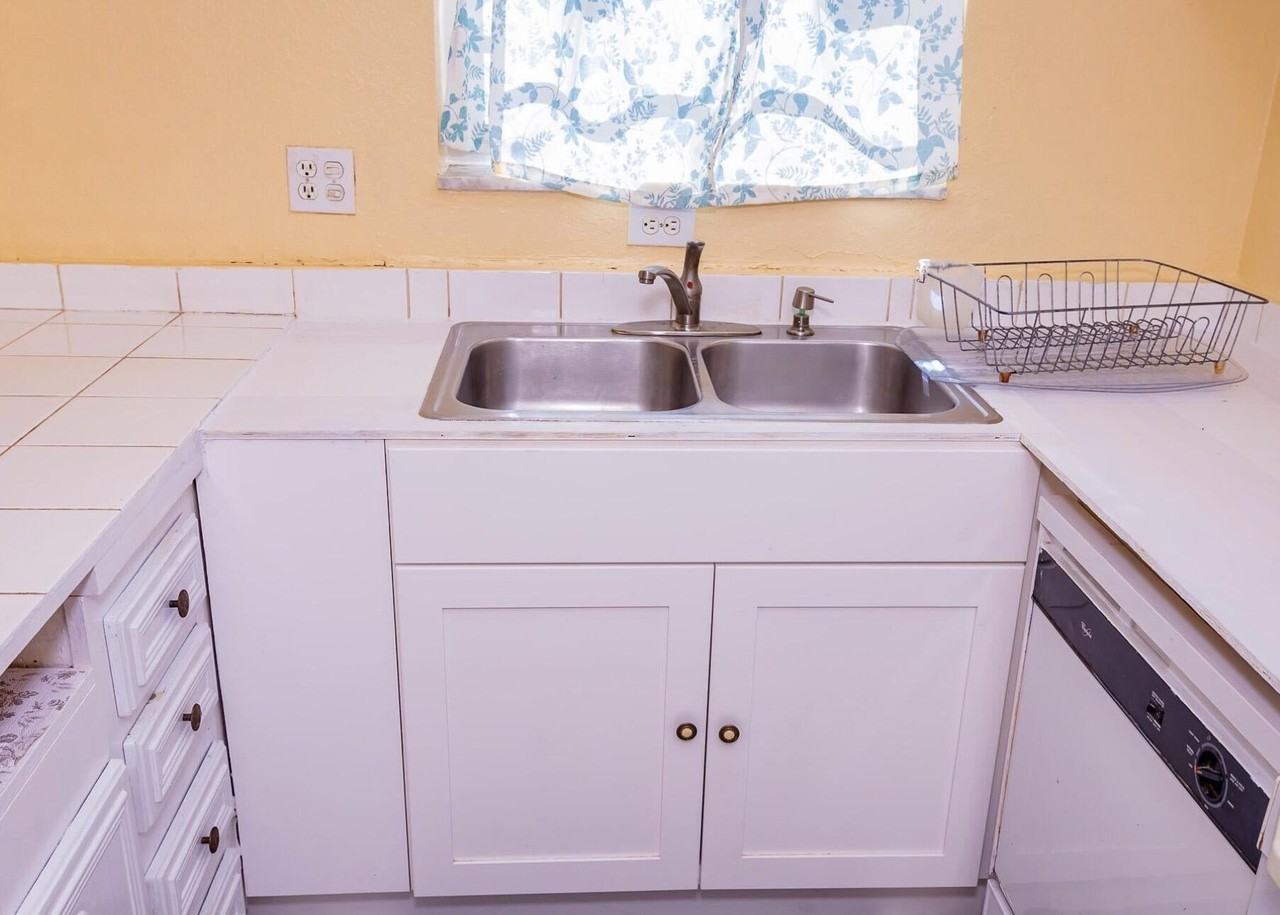 3240 Ridge Hill Rd Apt C - Photo 4 of 17