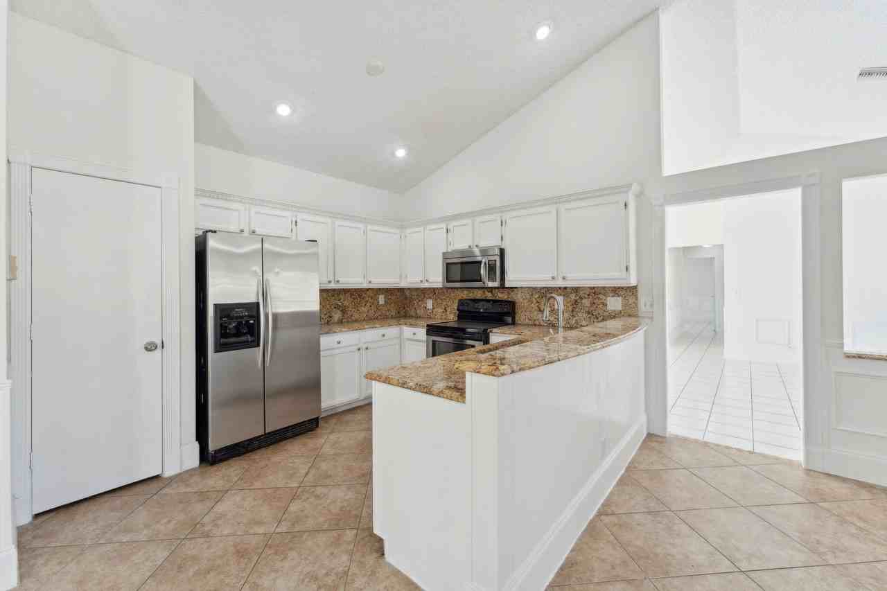 3855 Sabal Lakes Rd - Photo 7 of 31