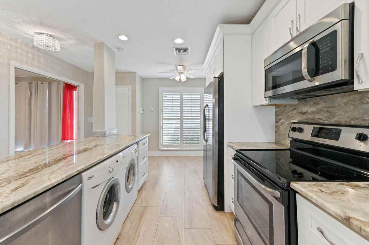 13745 Flora Pl Apt B - Photo 7 of 28