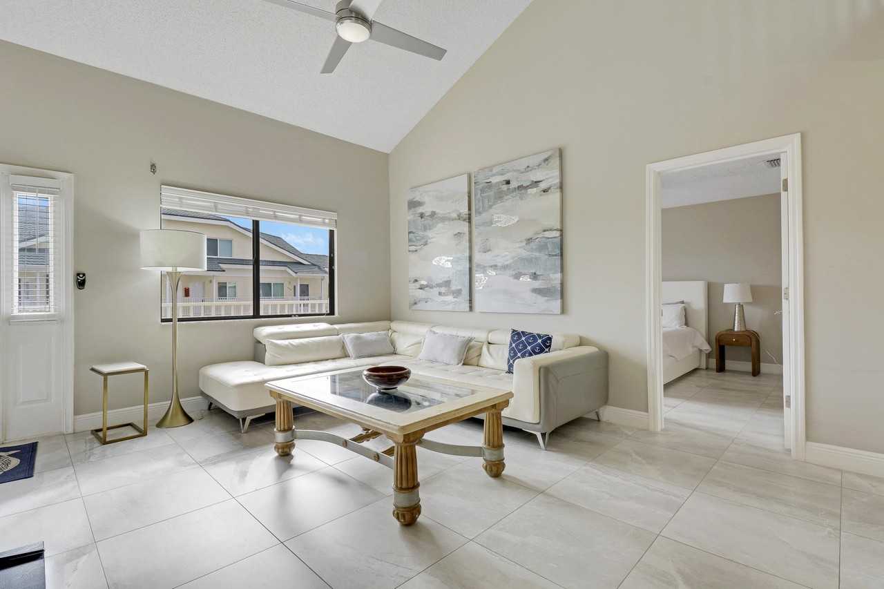 360 Bella Vista Ct N Unit 60 - Photo 6 of 34