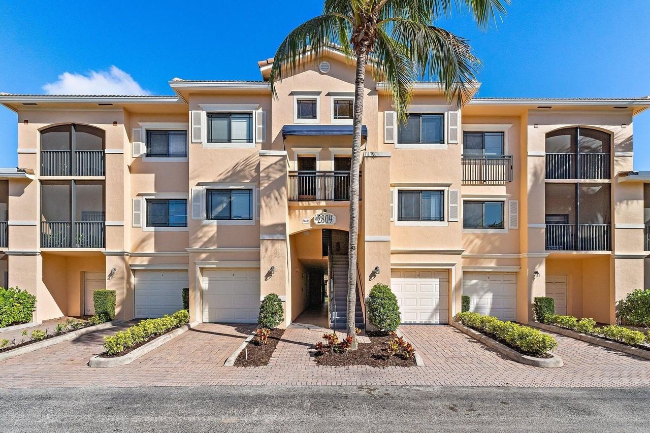 2809 Amalei Dr Apt 203 - Photo 5 of 41