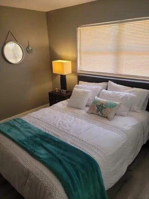 515 49th St Apt A - Photo 4 of 7