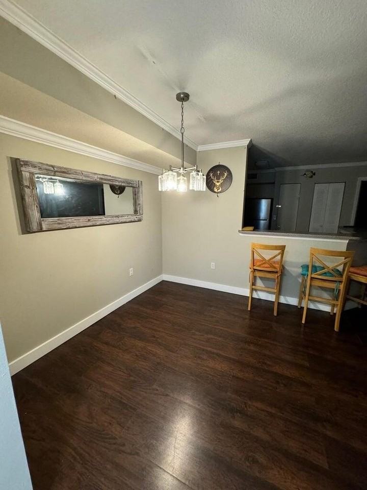 803 Villa Cir Unit 803 - Photo 5 of 13