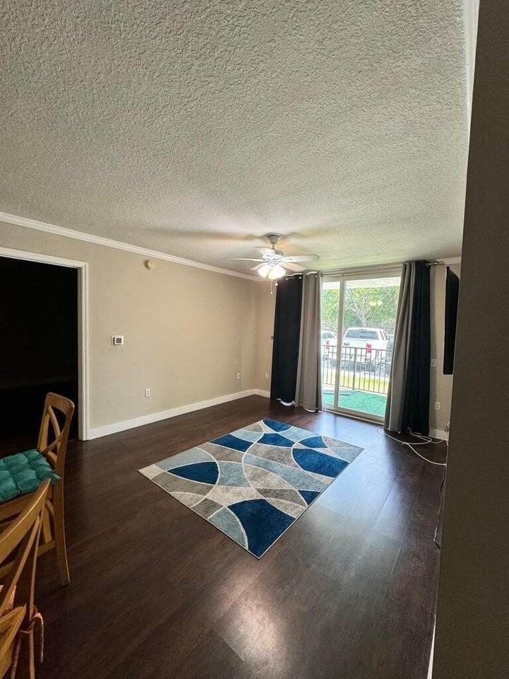 803 Villa Cir Unit 803 - Photo 6 of 13